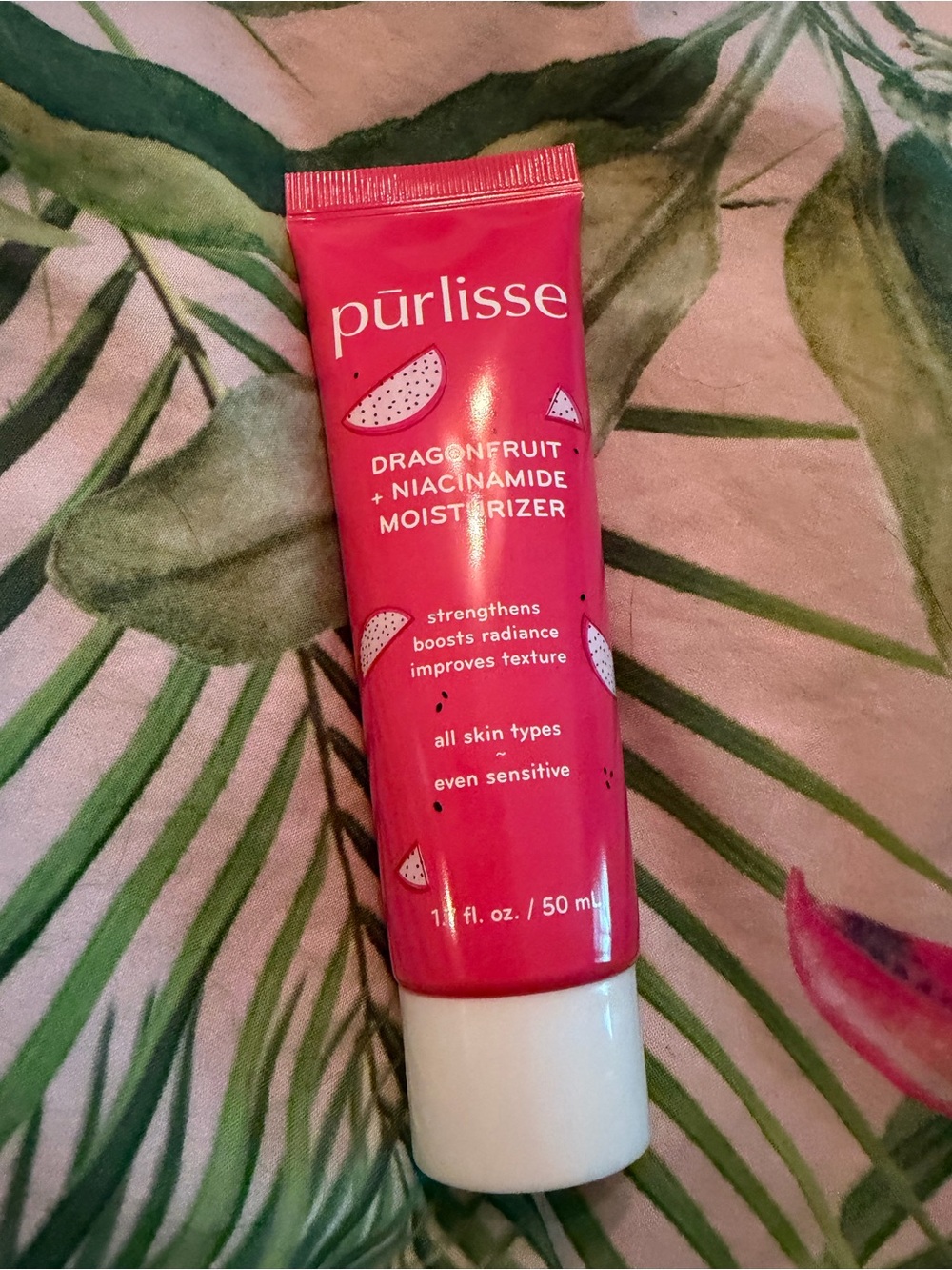 purlisse Dragonfruit + Niacinamide Moisturizer - Bright Pink Tube